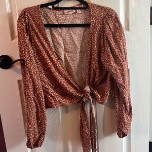 Medium women’s tie crop top